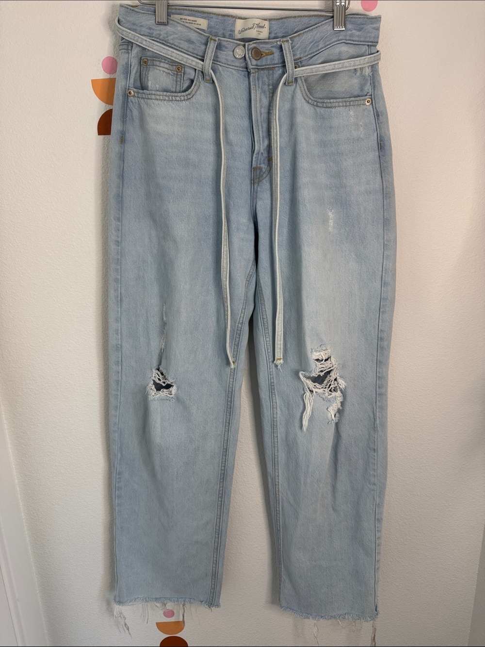 Universal Light Blue Distressed Boyfriend Jeans N0288